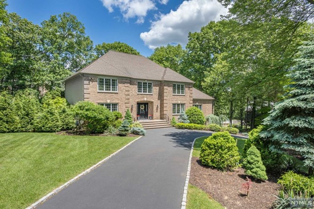 731 Smoke Hollow Trail, Franklin Lakes, NJ 07417