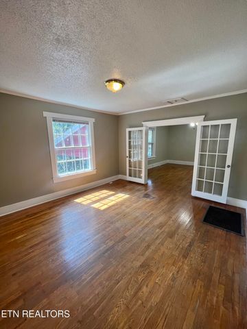 303 Blount St, Athens, TN 37303