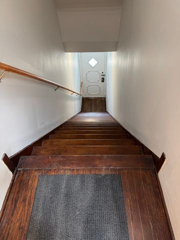 3256 N Elston Avenue, Chicago, IL 60618