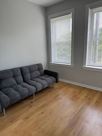 3256 N Elston Avenue, Chicago, IL 60618