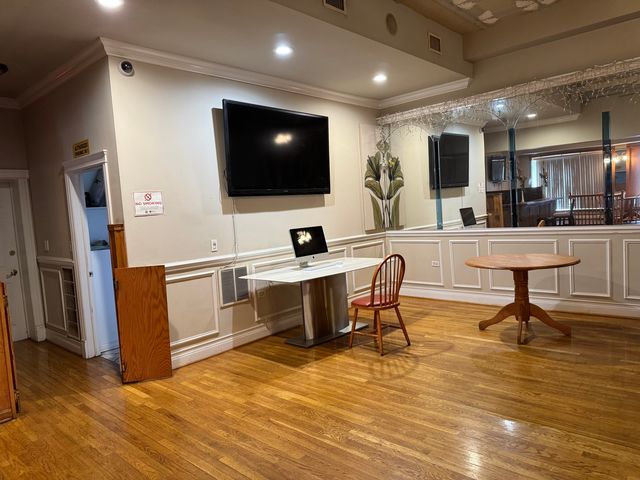 3256 N Elston Avenue, Chicago, IL 60618