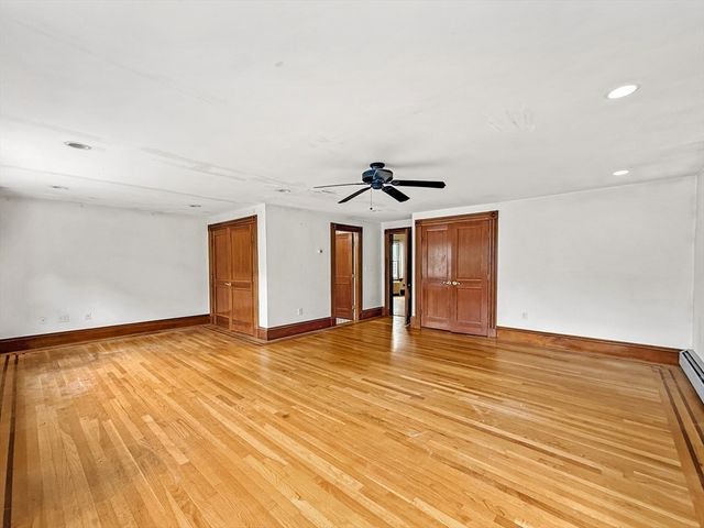 33 High St, Stoneham, MA 02180