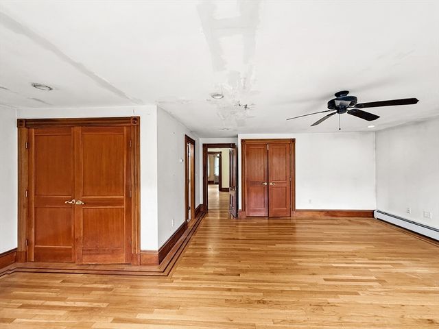 33 High St, Stoneham, MA 02180