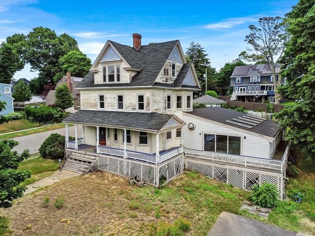 33 High St, Stoneham, MA 02180