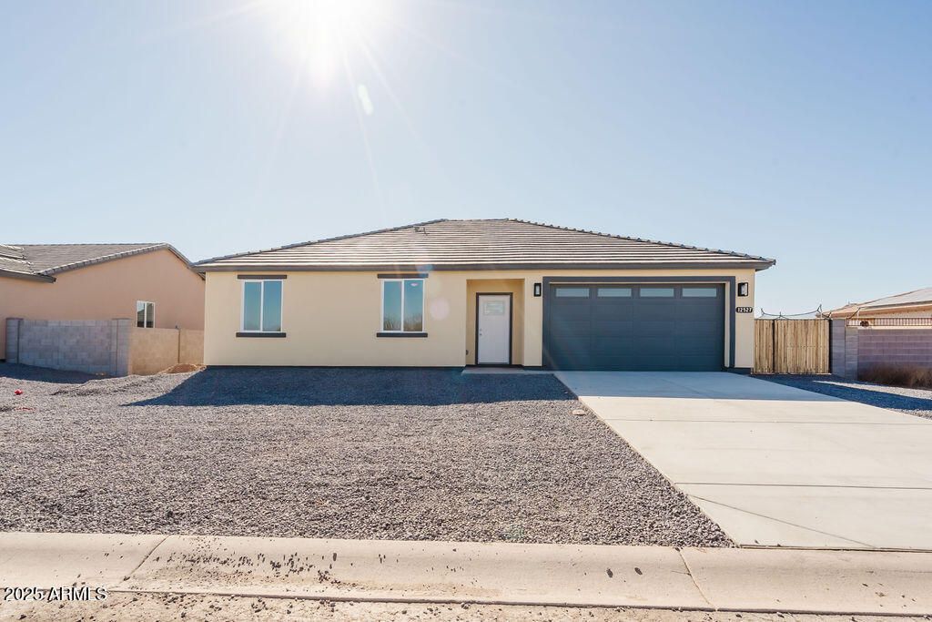 12527 W JENERO Drive, Arizona City, AZ 85123