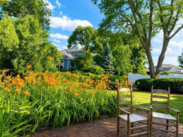 1550 Jasper Drive, Wheaton, IL 60189