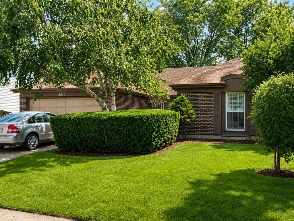 1550 Jasper Drive, Wheaton, IL 60189