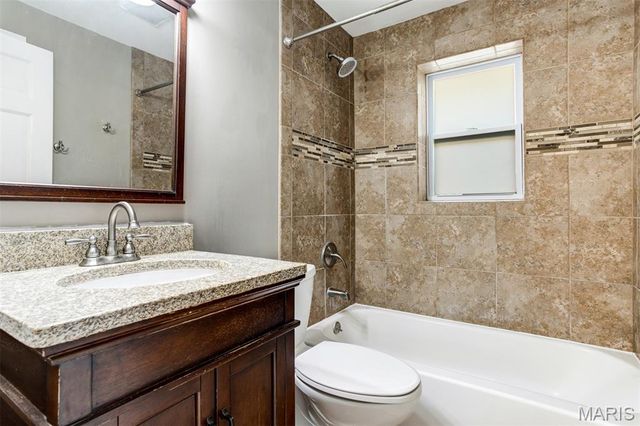 3831 Burgen Avenue, St Louis, MO 63116