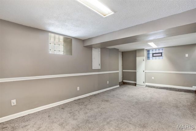 3831 Burgen Avenue, St Louis, MO 63116