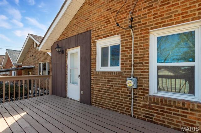 3831 Burgen Avenue, St Louis, MO 63116