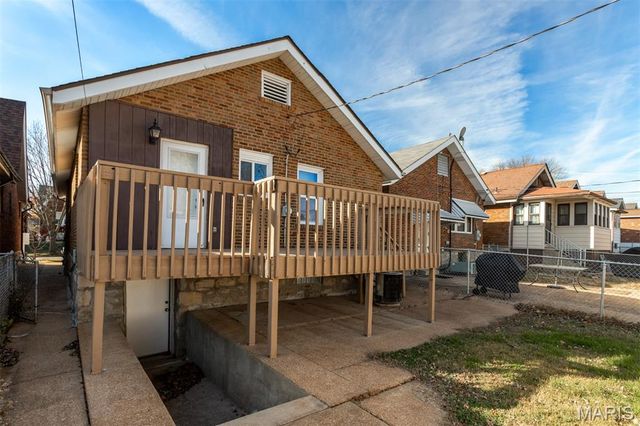 3831 Burgen Avenue, St Louis, MO 63116