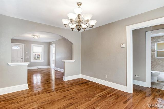 3831 Burgen Avenue, St Louis, MO 63116