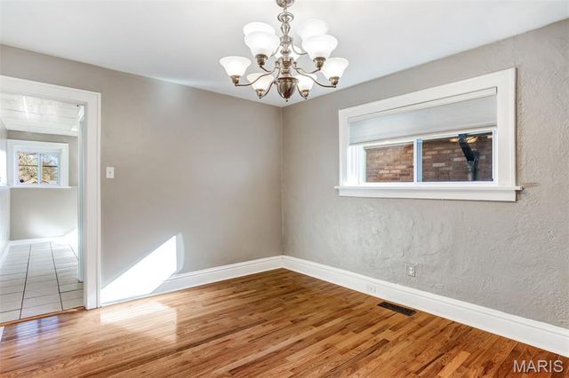 3831 Burgen Avenue, St Louis, MO 63116