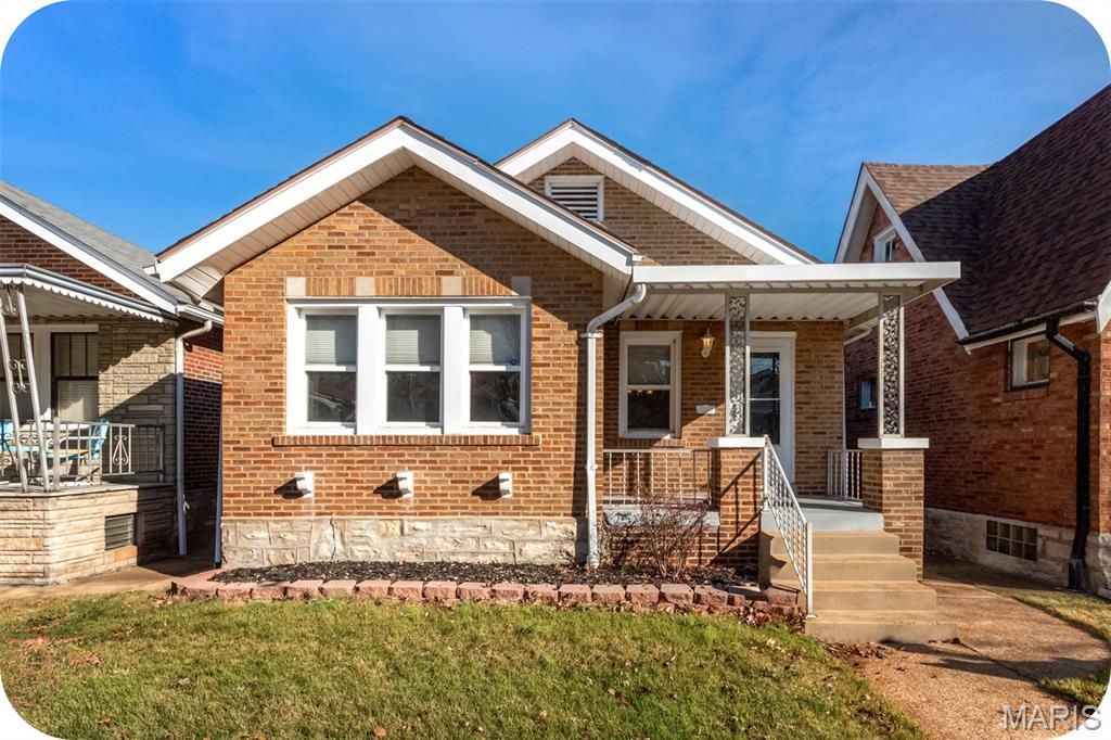 3831 Burgen Avenue, St Louis, MO 63116