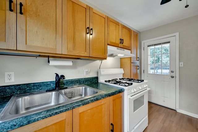 1712 Tarrall AVE, Norfolk, VA 23509