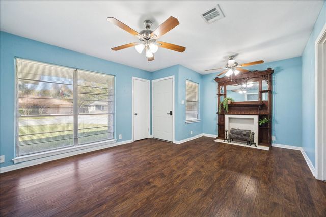 329 Robin Street, Deer Park, TX 77536