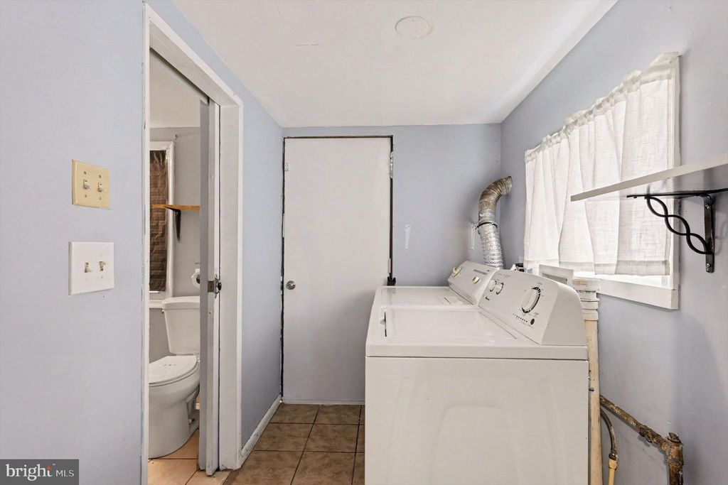 Image 15 of property listing at 1707 HARMAN AVE, Baltimore, MD 21230