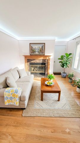 835 Swallow Street, Deerfield, IL 60015