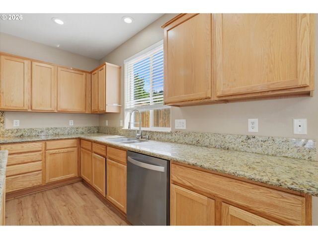 2068 Sw 34TH St, Gresham, OR 97080