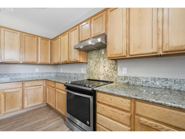 2068 Sw 34TH St, Gresham, OR 97080