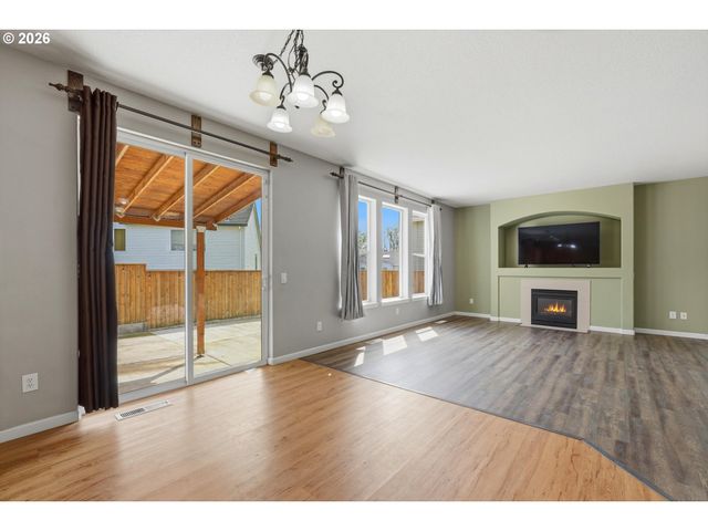 2068 Sw 34TH St, Gresham, OR 97080