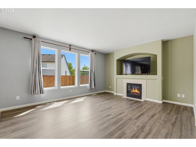 2068 Sw 34TH St, Gresham, OR 97080