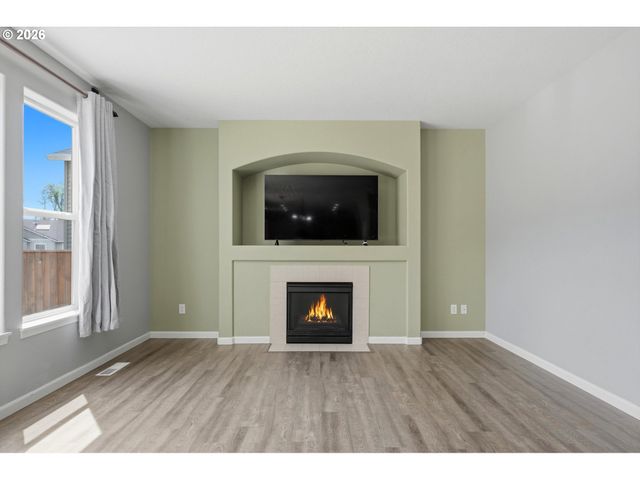 2068 Sw 34TH St, Gresham, OR 97080