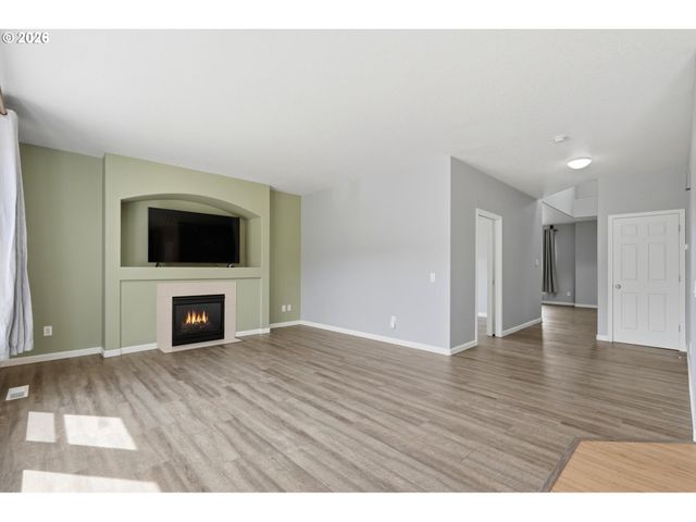 2068 Sw 34TH St, Gresham, OR 97080