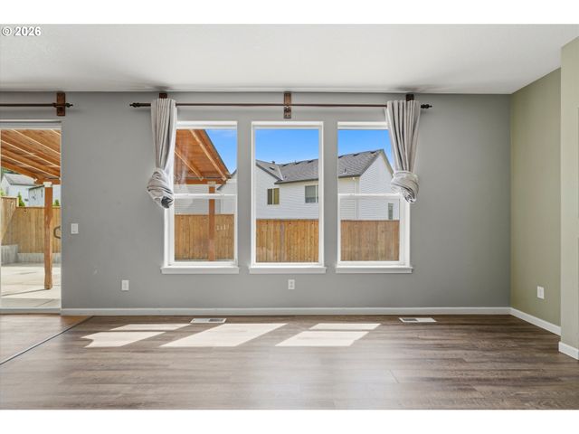 2068 Sw 34TH St, Gresham, OR 97080