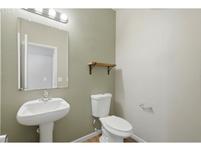 2068 Sw 34TH St, Gresham, OR 97080