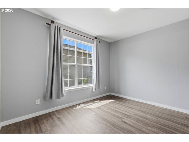 2068 Sw 34TH St, Gresham, OR 97080