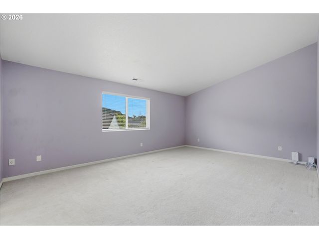 2068 Sw 34TH St, Gresham, OR 97080