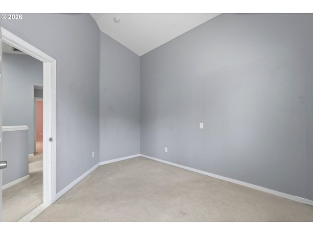2068 Sw 34TH St, Gresham, OR 97080
