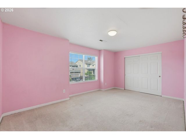 2068 Sw 34TH St, Gresham, OR 97080