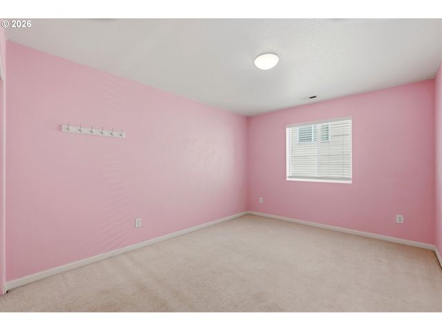 2068 Sw 34TH St, Gresham, OR 97080