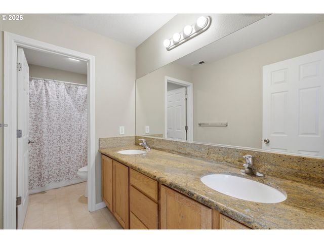2068 Sw 34TH St, Gresham, OR 97080