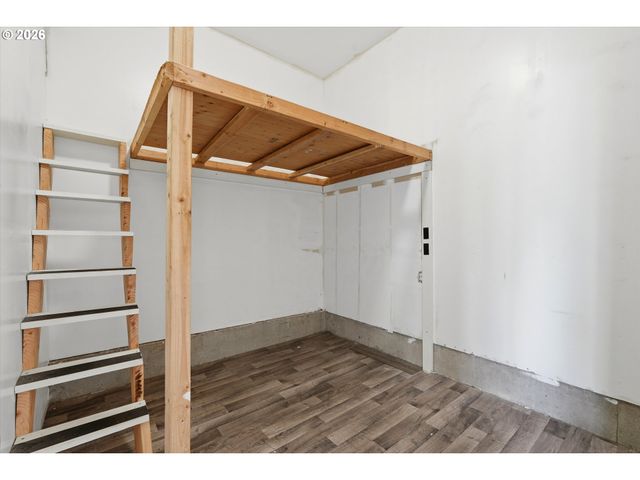 2068 Sw 34TH St, Gresham, OR 97080