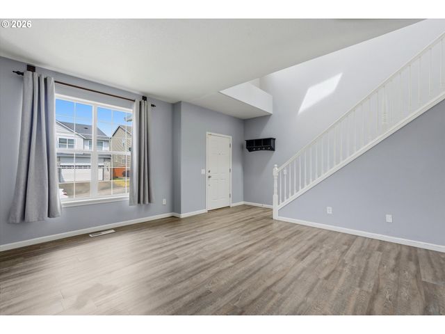 2068 Sw 34TH St, Gresham, OR 97080