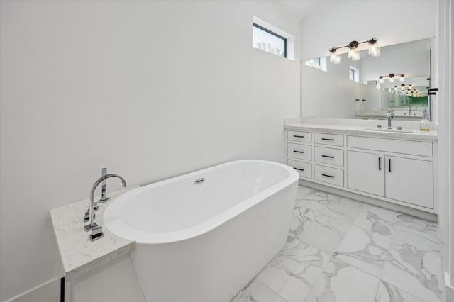 823 Aurora Street, Houston, TX 77009