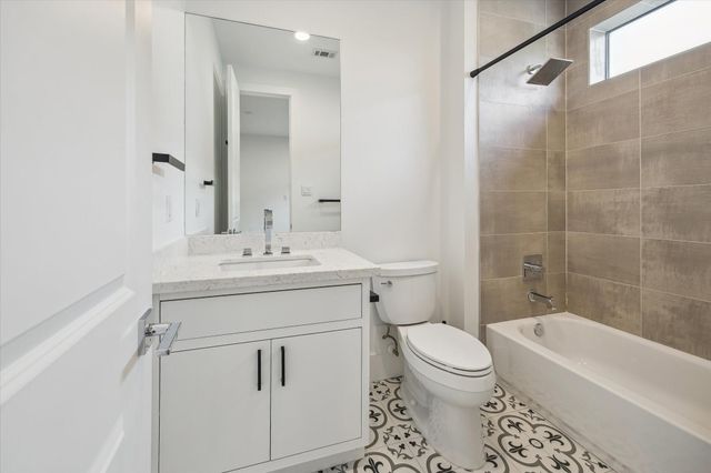 823 Aurora Street, Houston, TX 77009