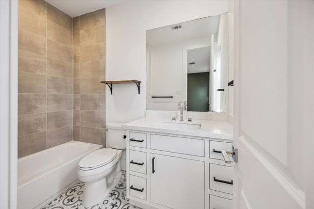 823 Aurora Street, Houston, TX 77009