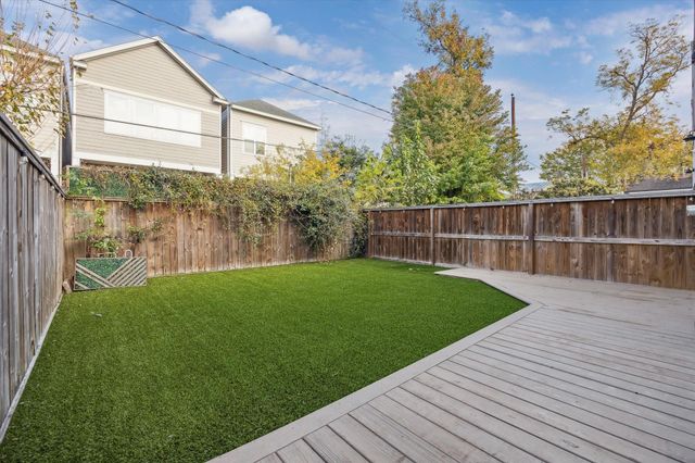 823 Aurora Street, Houston, TX 77009