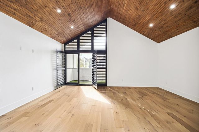 823 Aurora Street, Houston, TX 77009