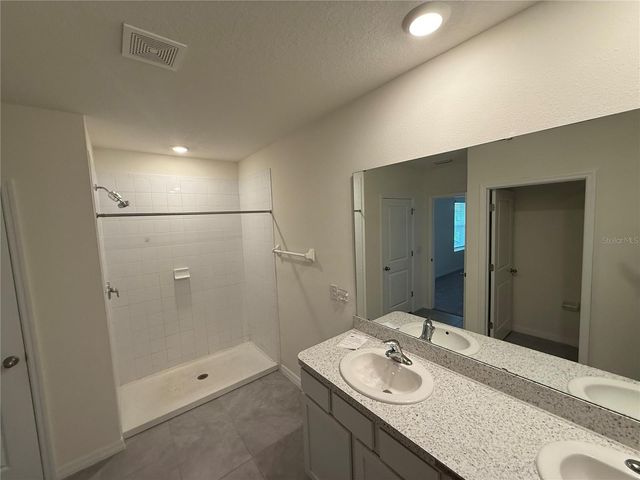 5643 HOLLINGWORTH TRAIL, Wesley Chapel, FL 33545