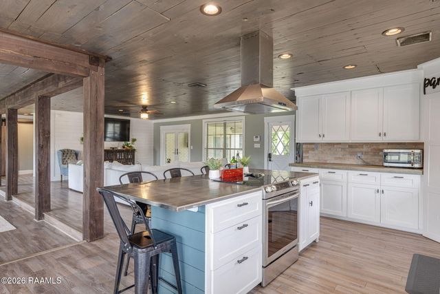 610 E Demanade Drive, Lafayette, LA 70503