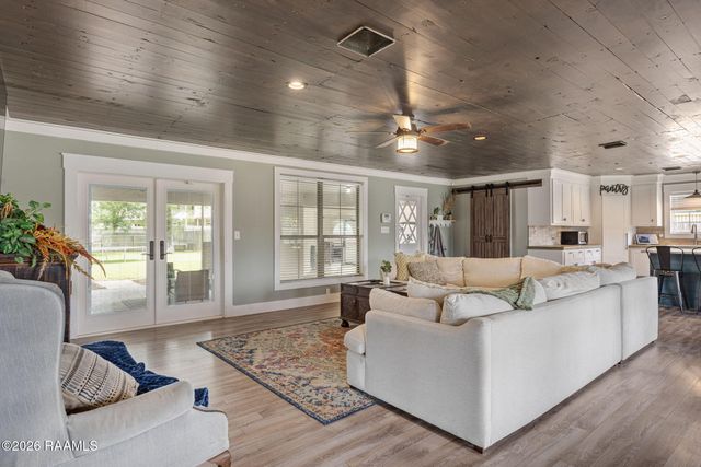 610 E Demanade Drive, Lafayette, LA 70503