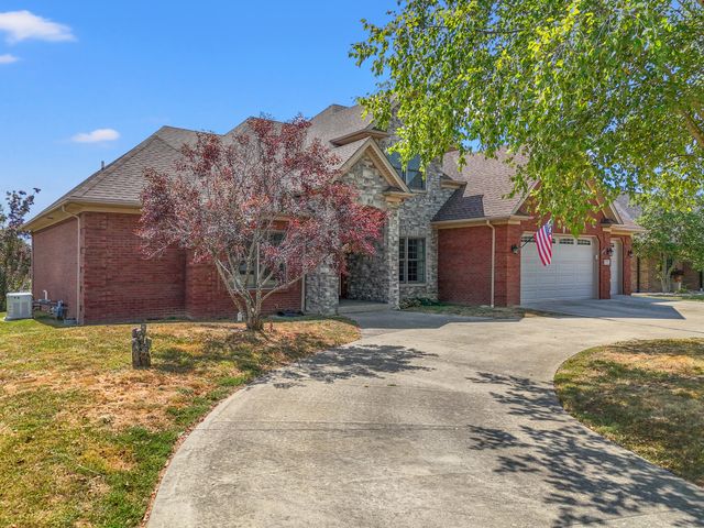 1084 Scenic Garden, Lawrenceburg, KY 40342