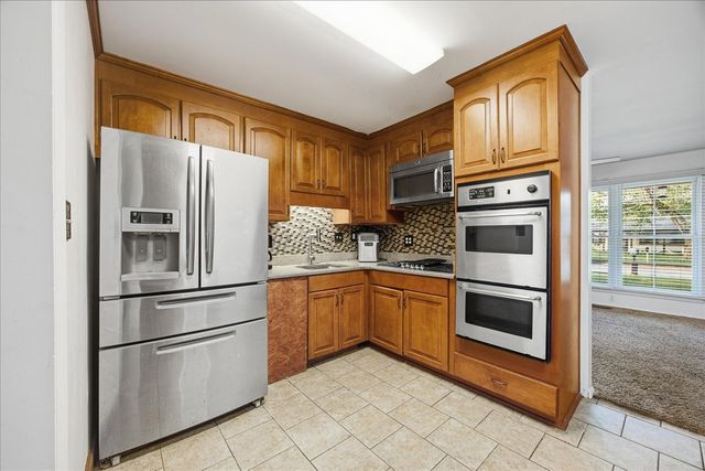 47 S 204th East Avenue, Tulsa, OK 74108