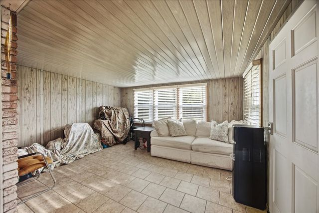 47 S 204th East Avenue, Tulsa, OK 74108