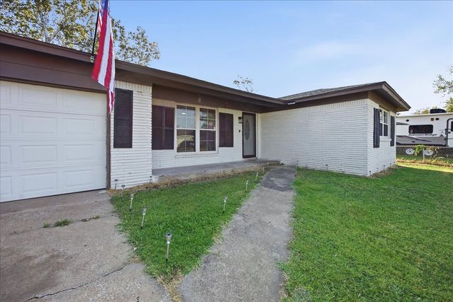47 S 204th East Avenue, Tulsa, OK 74108